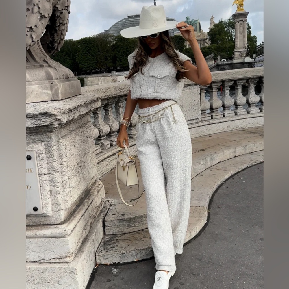 Racheli Camille vest in beige and Valentin pant in beige